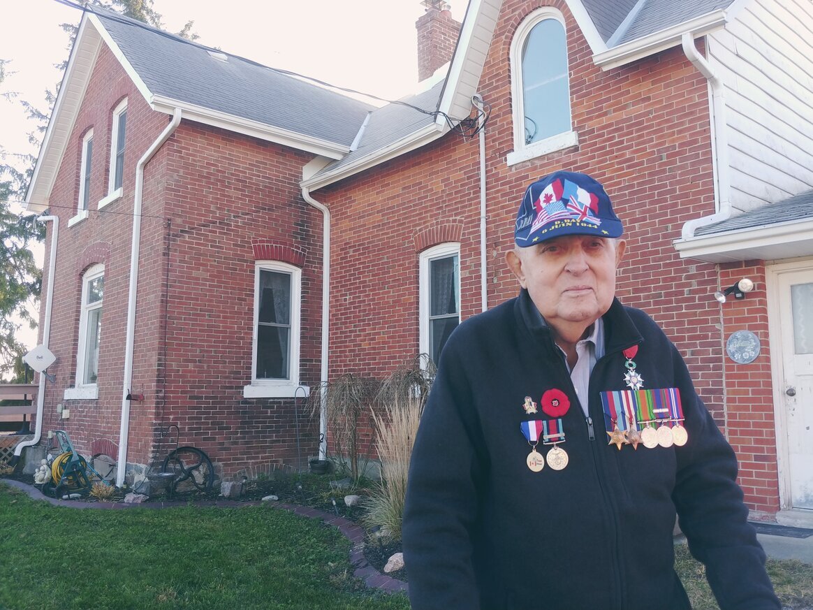 Second World War vet returns ‘home’ to Oakwood farm on Remembrance Day