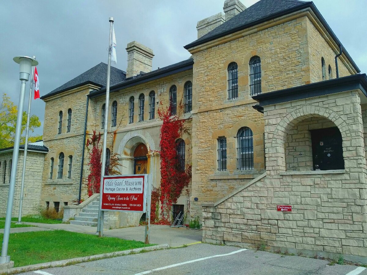 Haunted tour and ghost story at Olde Gaol Museum