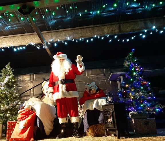 Santa leaves generous gift for community CT scanner