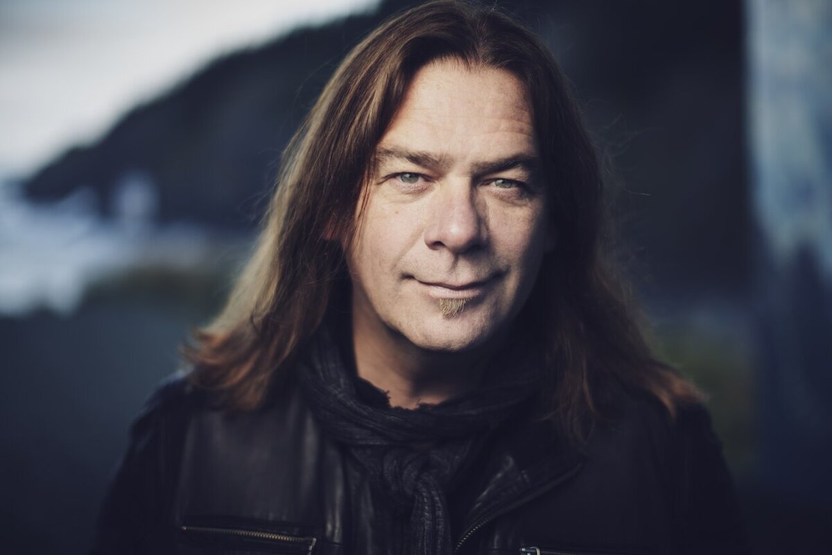 Alan Doyle goes Back to the Harbour – but makes a stop in Lindsay