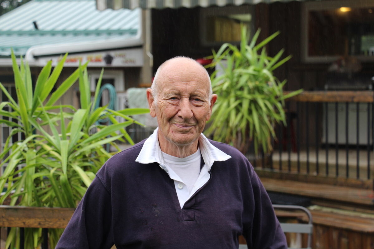 Colourful ‘Dr. Mike’ has seen the world, now calls Lindsay home