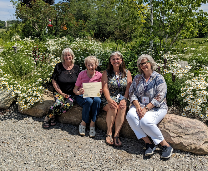 Community Care Hospice volunteer receives award from Hospice Palliative Care Ontario