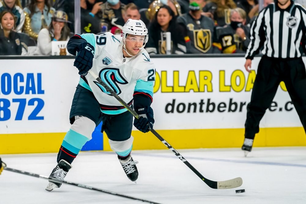 Local NHL player inks deal while home in Lindsay