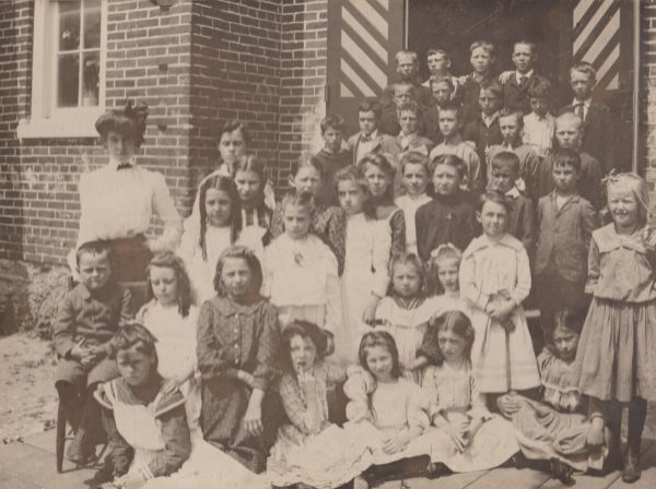 Marion Henderson's class at Fenelon Falls Public School, ca. 1907. Local teachers found support in the recently-formed Victoria County Educational Association. Courtesy Maryboro Lodge: The Fenelon Museum.