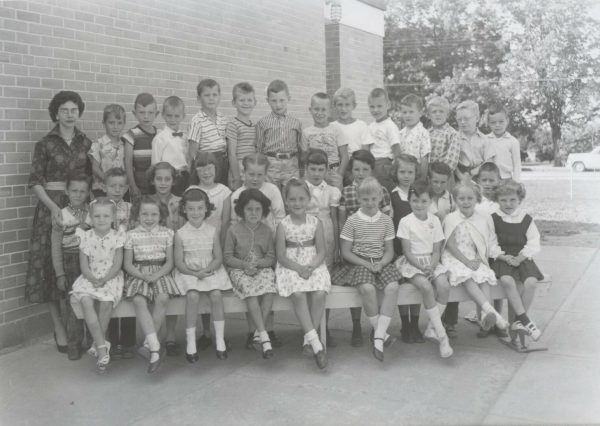Hazel Graham's Grade 1 class, Fenelon Falls Public School, 1962. A few years before, FFPS teachers went to the Ontario Teachers' Federation in search of a more equitable salary schedule. Courtesy Maryboro Lodge: The Fenelon Museum.