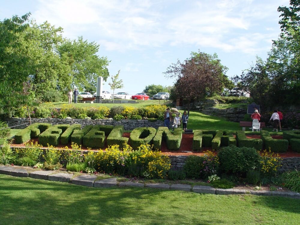Making Fenelon Falls bigger is not what reader wants