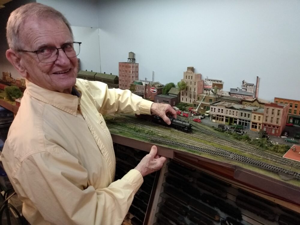 Fun is on track with the Lindsay & District Model Engineers