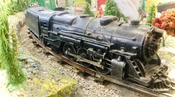 The Lindsay Train Show attracts enthusiasts from all over to buy, sell, and run model trains of all scales and vintages. Photo: Ian McKechnie.