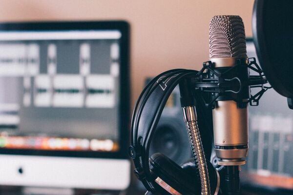 Weldon law students get answers during live podcast recording