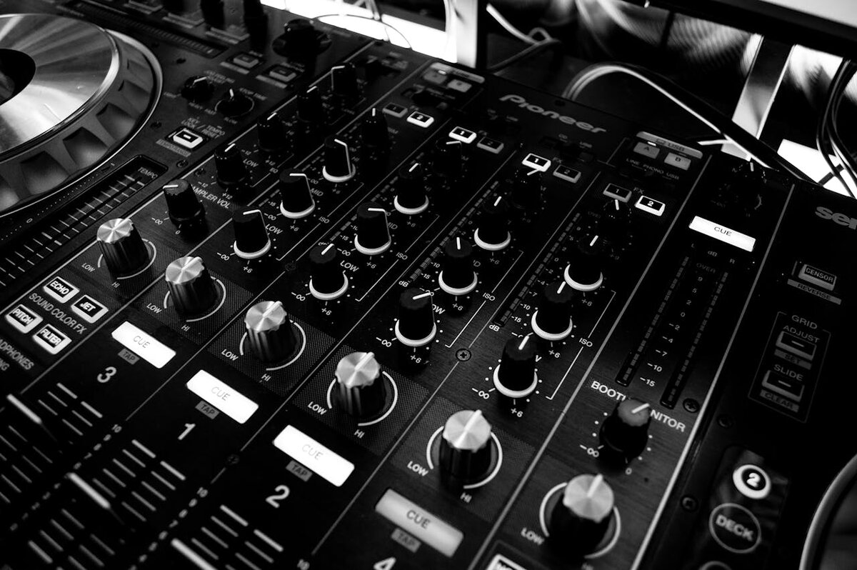 Stella Panacci's music now used in local podcast