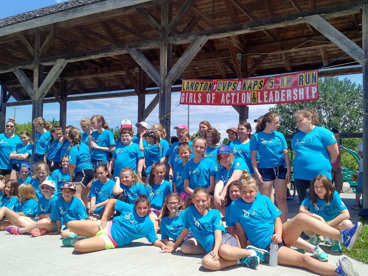 Girls run for Soroptimist, promoting volunteer service