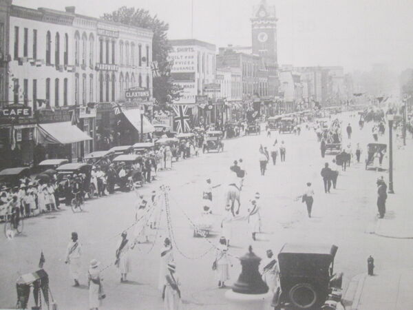 Walking through history: Remembering downtown Lindsay 100 years ago