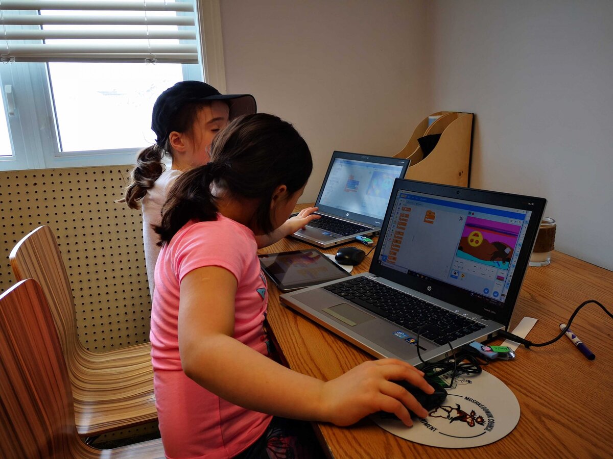 'Girls Learning Code Day' hosted by Pinnguaq