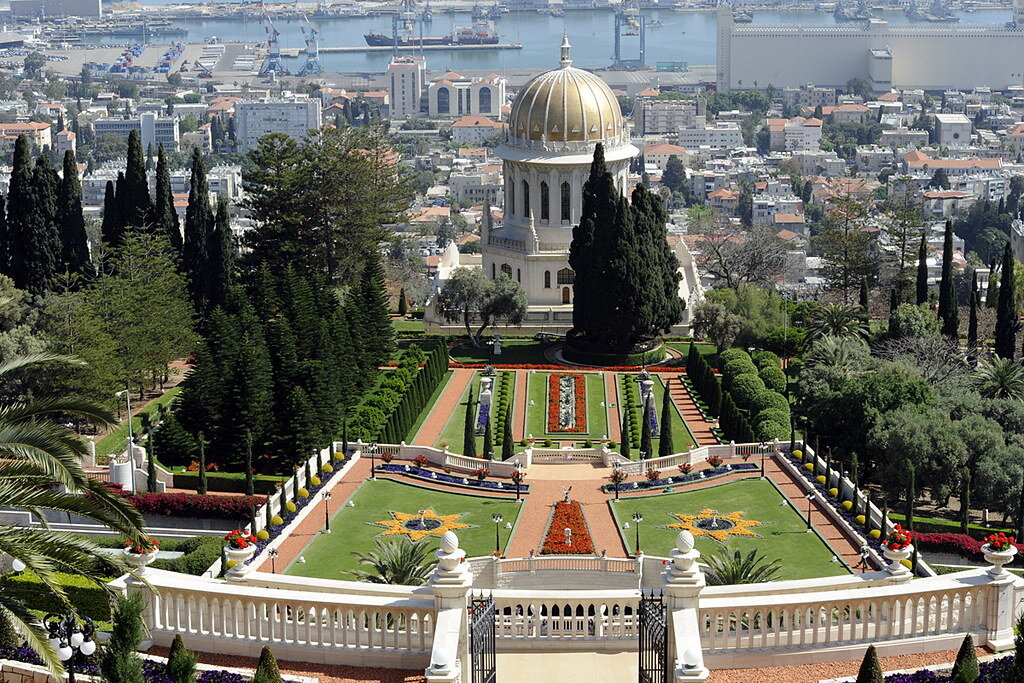 Bahá'í community celebrates bicentenary