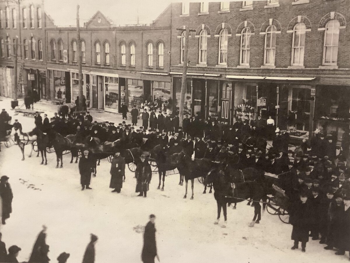 'A Great Event:' The Lindsay winter carnival of 1912-1917
