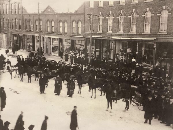 'A Great Event:' The Lindsay winter carnival of 1912-1917